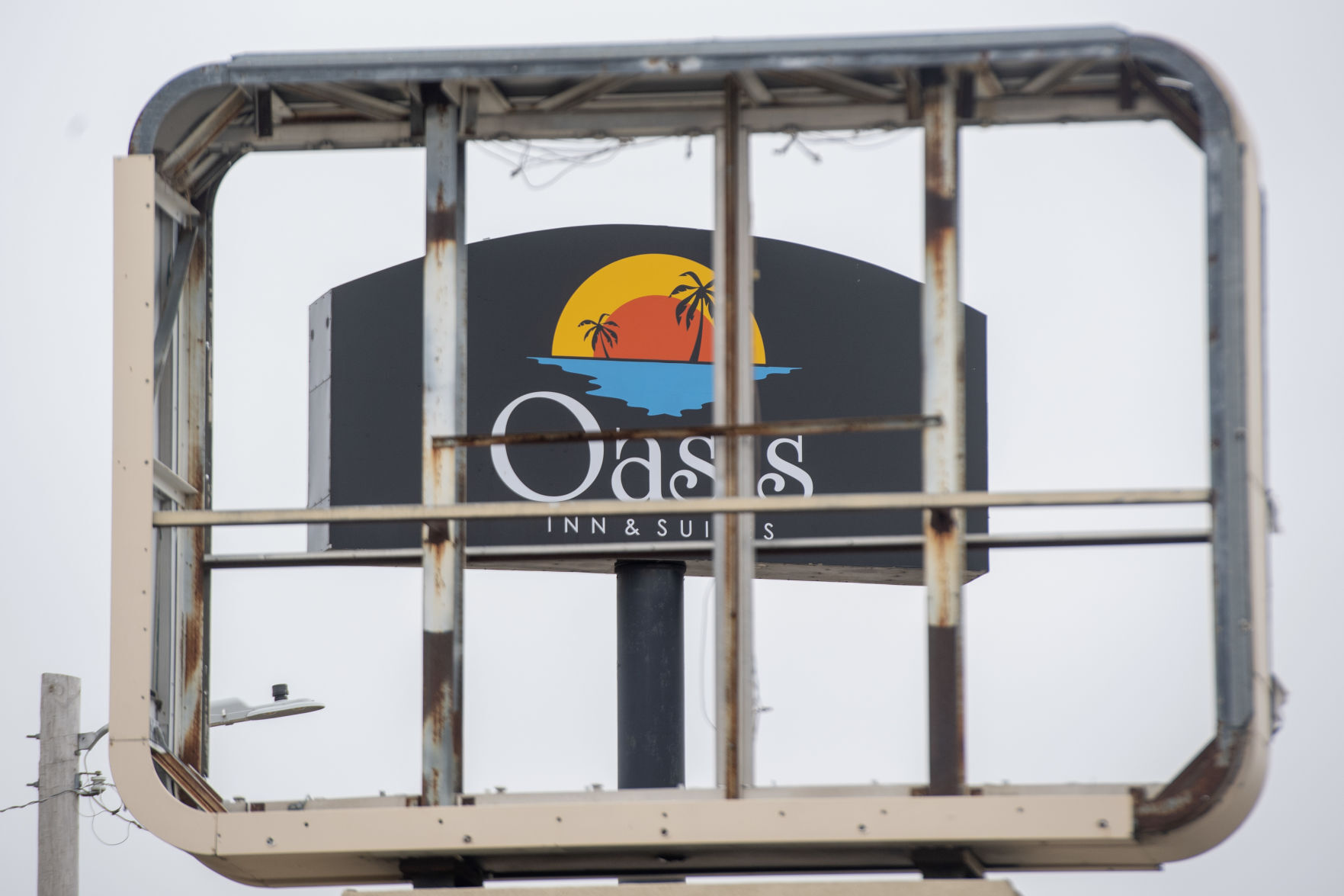 Oasis Inn & Suites